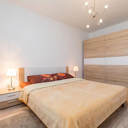 Appartement Tasha à Poreč Extérieur photo